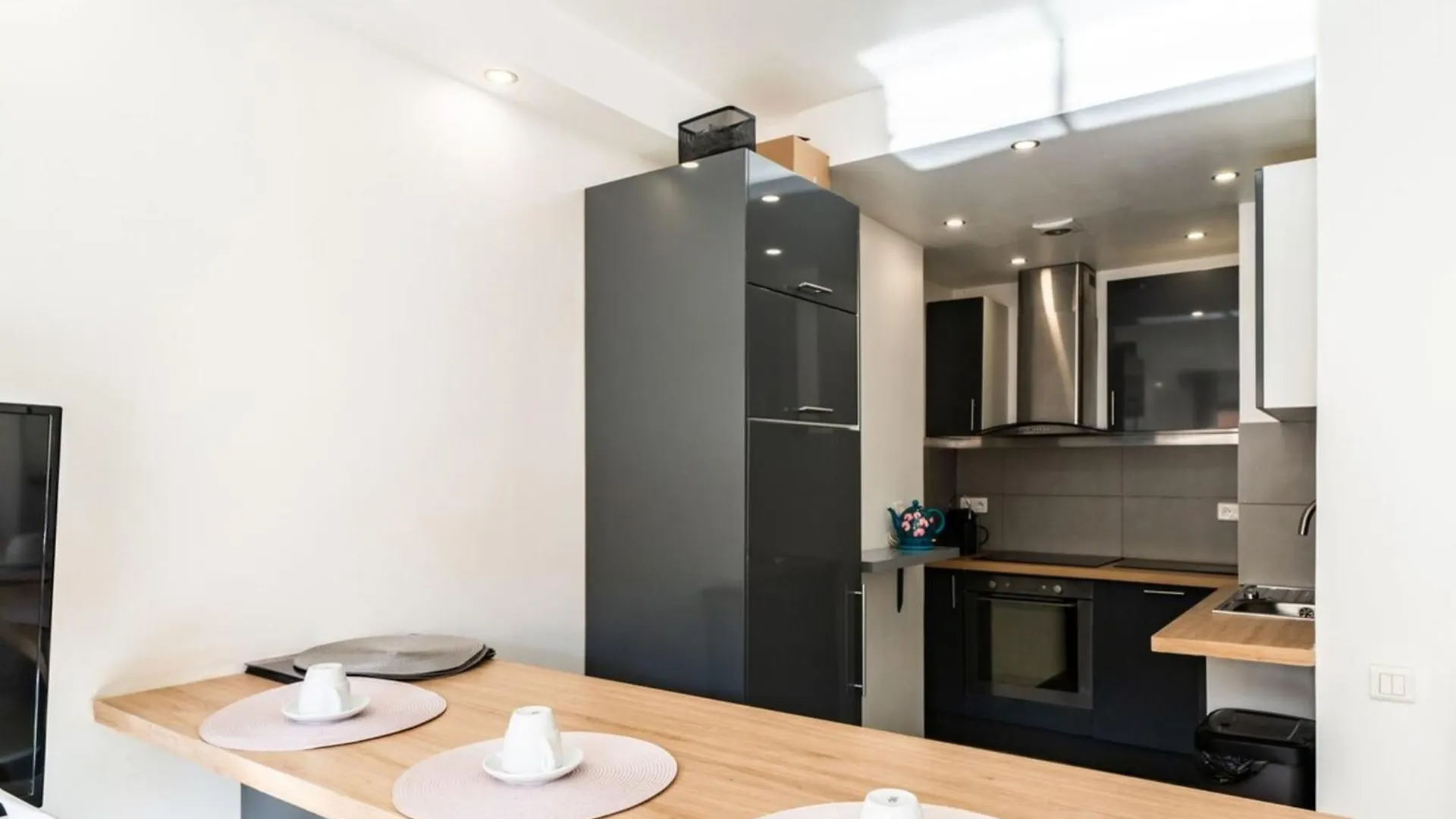Apartment Wdf One Bedroom 1 Min Walk To Martinez Hotel Cannes