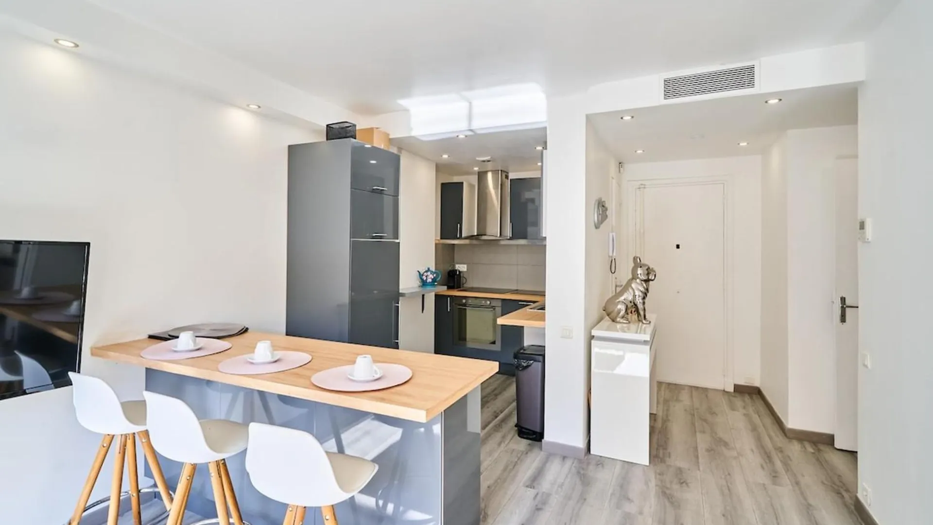 Apartment Wdf One Bedroom 1 Min Walk To Martinez Hotel Cannes France